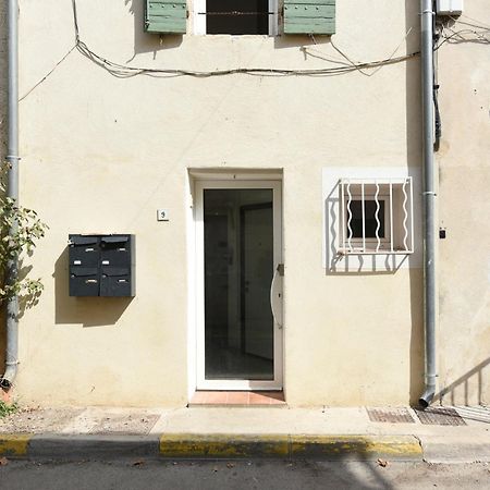 Provençal Studio La Fare-les-Oliviers Extérieur photo