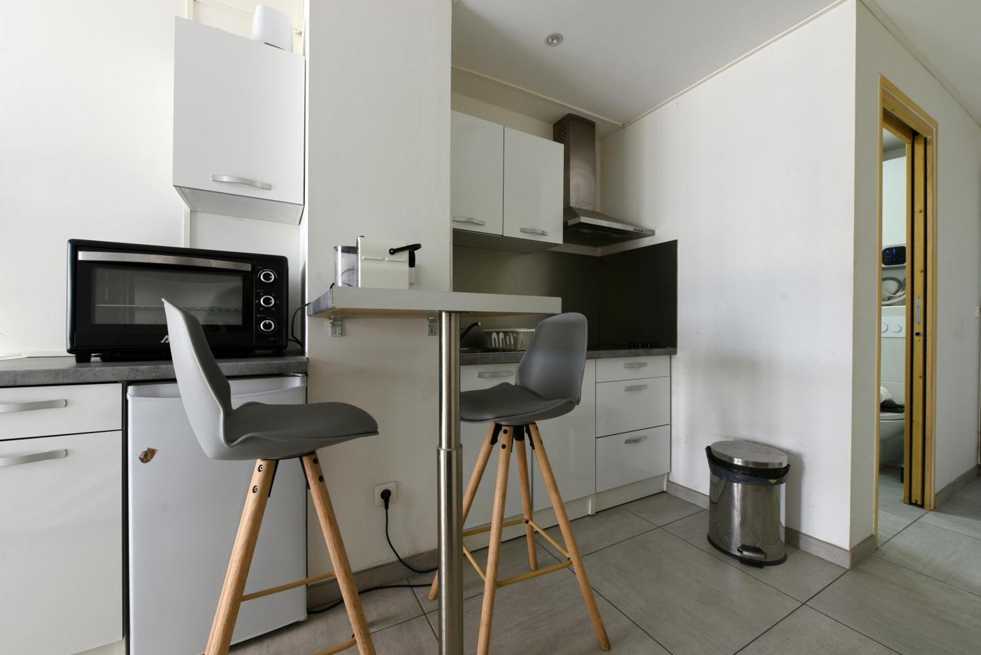Provençal Studio La Fare-les-Oliviers Extérieur photo
